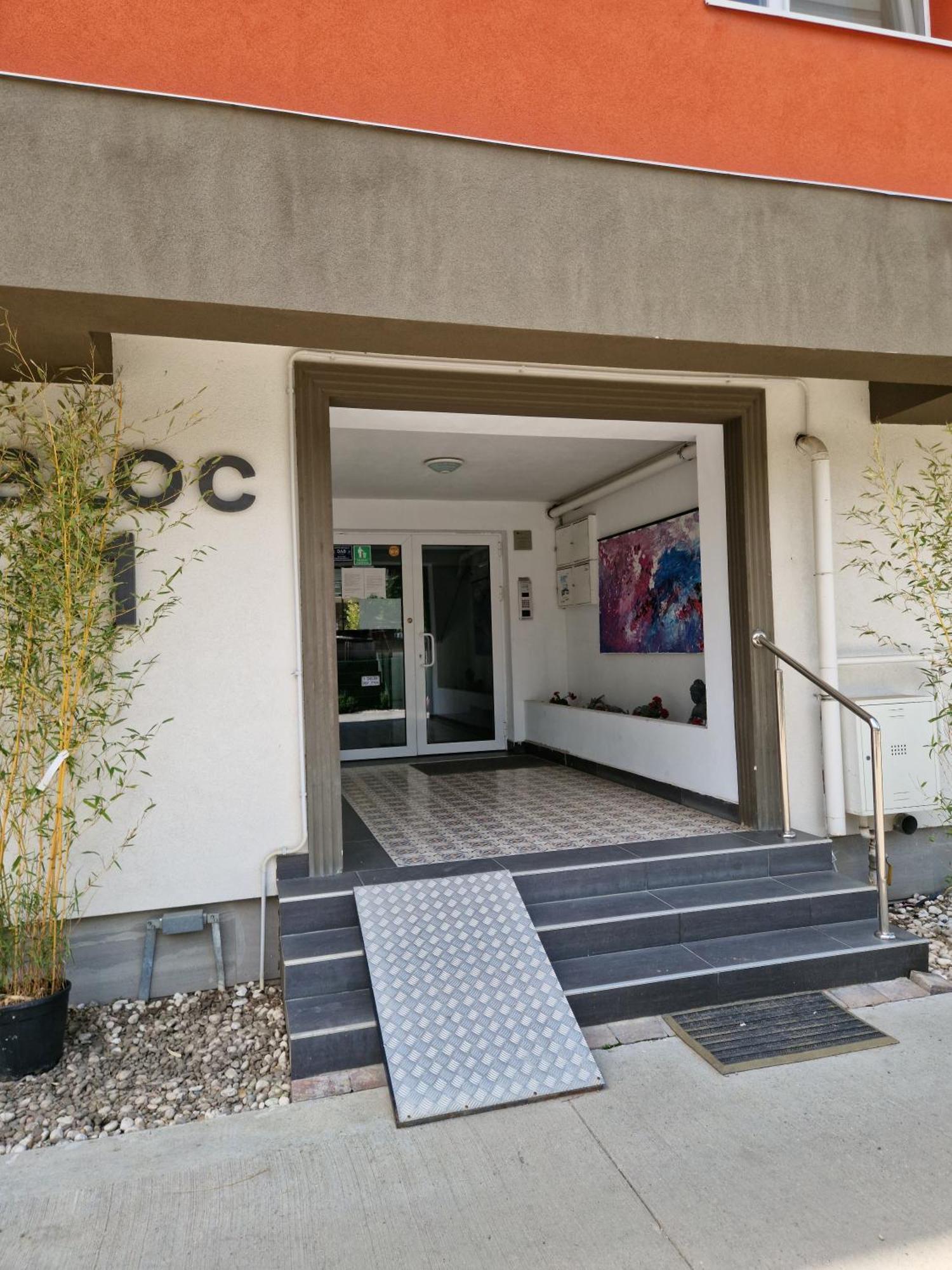 Apartament In Otopeni Bagian luar foto